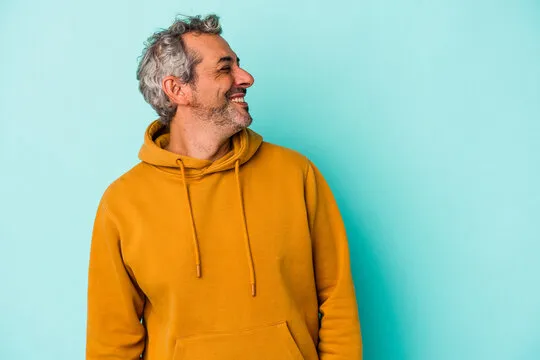 开奖资讯编辑人物示意